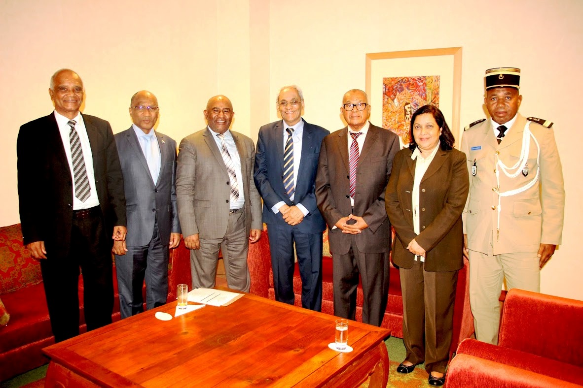 Le Chef de l’Etat à Port-Louis pour la mise en place de la Commission Mixte Maurice-Comores.